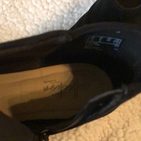 Clarks Bootie - Picture 6 of 9